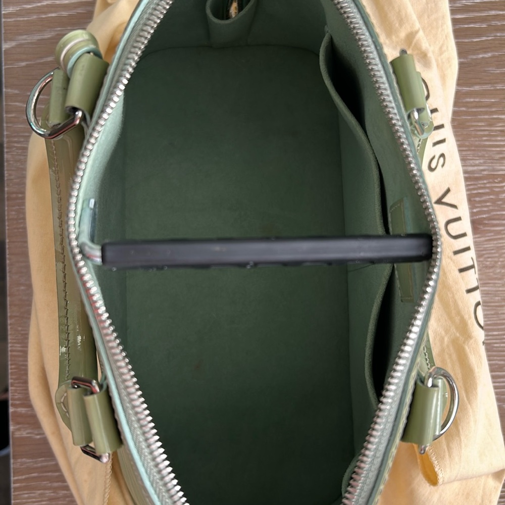 RARE Louis Vuitton Amande Green Electric Epi Leather Alma - Picture 10 of 11